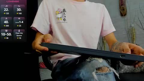 ThomasJones   online show from March 1, 11:17 am