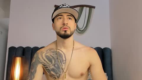 Snapshot of thomasmarzo1 chatting on October 28, 4:09 pm sweetfit boy online show from October 28, 4:09 pm