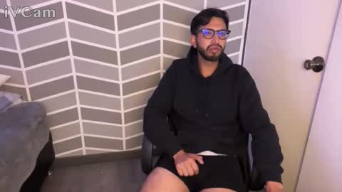 thomass10183 online show from February 11, 3:28 pm