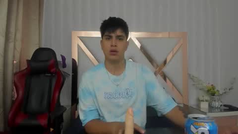 thomasthund online show from January 8, 1:05 pm