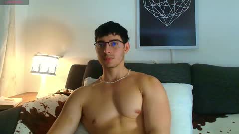 thomylov online show from December 4, 2:40 am