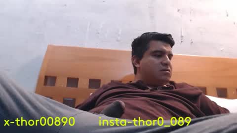 Snapshot of thor0200 chatting on December 3, 6:46 am thor0200 online show from December 3, 6:46 am