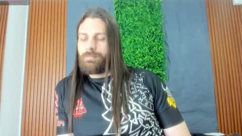 Snapshot of thor_colombia chatting on December 2, 6:41 pm THE CAPTAIN online show from December 2, 6:41 pm