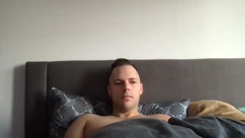 Snapshot of thorhh1991 chatting on December 20, 8:17 am thorhh1991 online show from December 20, 8:17 am