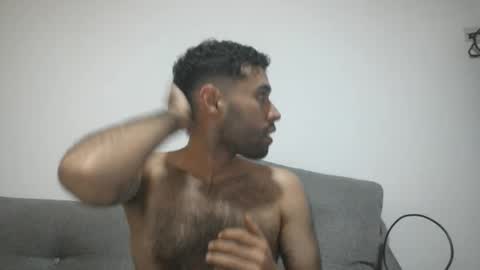 Snapshot of throwawayyourgun chatting on February 14, 4:31 pm Luka online show from February 14, 4:31 pm