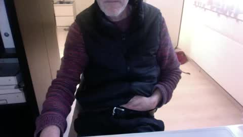 Snapshot of tiburzio chatting on December 8, 1:47 pm tiburzio online show from December 8, 1:47 pm