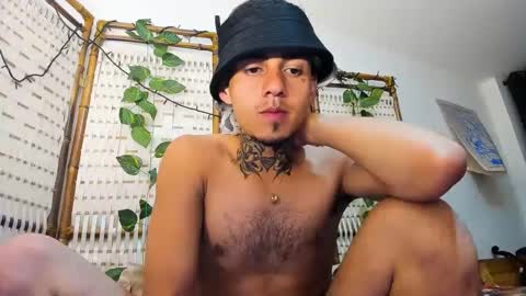 Snapshot of timewith_sebas chatting on January 25, 12:17 am salem online show from January 25, 12:17 am