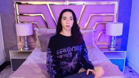 Thomm  Independent Model online show from March 21, 9:25 am