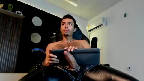 titobell10 online show from June 26, 10:34 pm