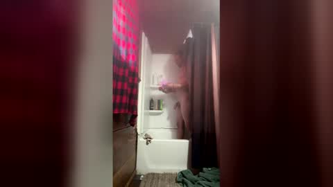 tjj83 online show from February 7, 9:42 pm