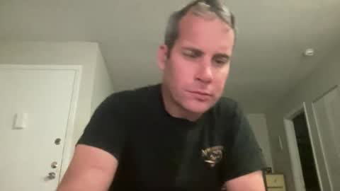 tleigh24 online show from December 17, 12:40 am