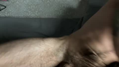 Max online show from April 19, 9:28 pm