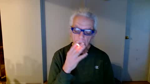 Snapshot of tom112292014 chatting on January 10, 12:26 pm tom112292014 online show from January 10, 12:26 pm