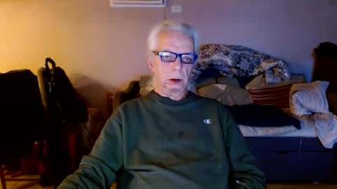 Snapshot of tom112292014 chatting on January 11, 1:11 pm tom112292014 online show from January 11, 1:11 pm