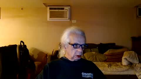 Snapshot of tom112292014 chatting on December 8, 12:40 am tom112292014 online show from December 8, 12:40 am