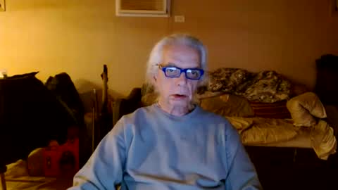 Snapshot of tom112292014 chatting on February 19, 5:05 am tom112292014 online show from February 19, 5:05 am