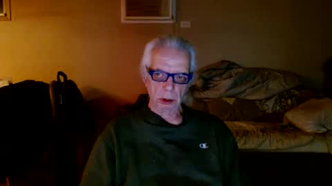 Snapshot of tom112292014 chatting on January 14, 1:36 am tom112292014 online show from January 14, 1:36 am