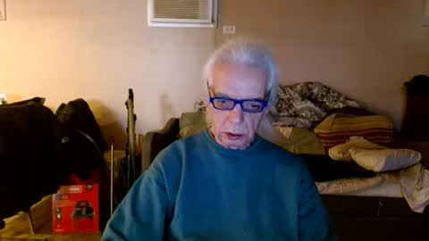 Snapshot of tom112292014 chatting on March 2, 1:42 pm tom112292014 online show from March 2, 1:42 pm