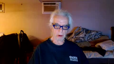 Snapshot of tom112292014 chatting on January 3, 3:27 am tom112292014 online show from January 3, 3:27 am