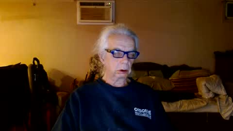 Snapshot of tom112292014 chatting on December 16, 5:06 am tom112292014 online show from December 16, 5:06 am