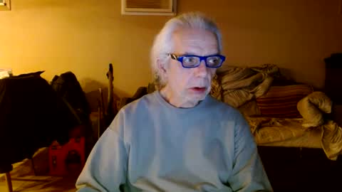 Snapshot of tom112292014 chatting on February 23, 4:01 am tom112292014 online show from February 23, 4:01 am