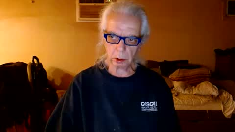 Snapshot of tom112292014 chatting on December 10, 3:41 am tom112292014 online show from December 10, 3:41 am