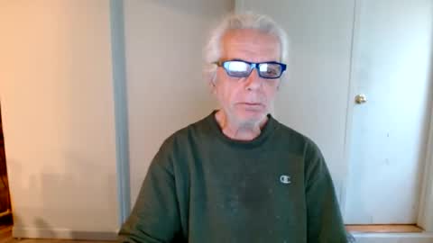 Snapshot of tom112292014 chatting on January 21, 8:21 pm tom112292014 online show from January 21, 8:21 pm