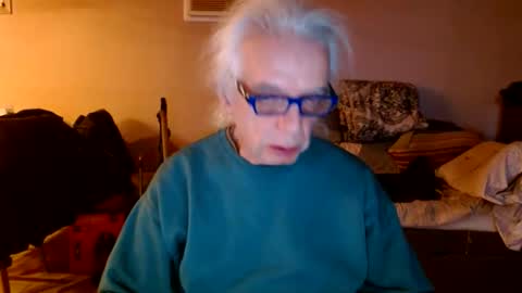 Snapshot of tom112292014 chatting on March 4, 5:21 am tom112292014 online show from March 4, 5:21 am