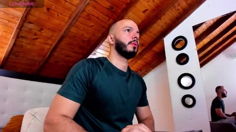   online show from December 18, 12:45 pm