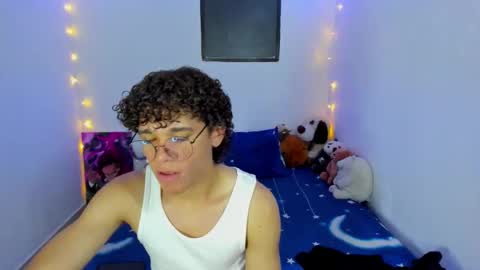 Tom Blue online show from March 11, 3:24 am