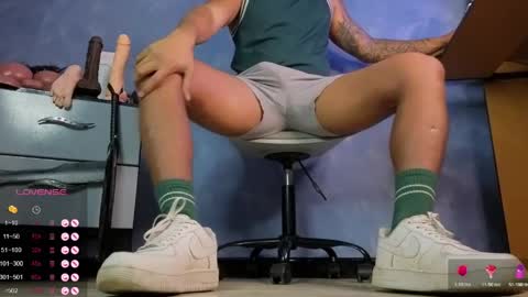 Tom online show from March 31, 11:28 pm