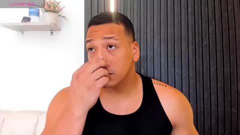 Tom muscle1 online show from October 31, 11:57 am