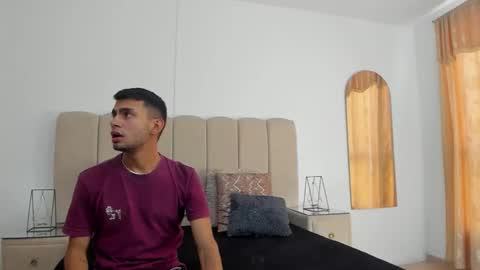 TomasANDalejo online show from December 14, 1:29 pm