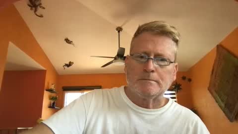 Hola online show from April 14, 6:29 pm