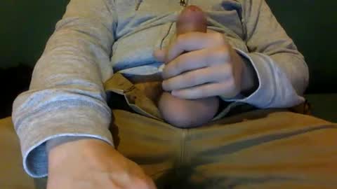 Snapshot of tombi125 chatting on February 3, 6:17 pm tombi125 online show from February 3, 6:17 pm