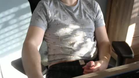 tomin3m online show from January 18, 1:35 pm