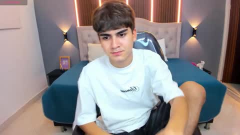 Tommy  online show from November 27, 3:43 am