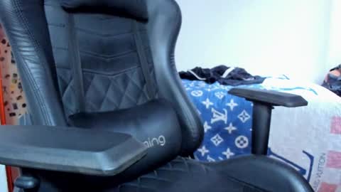 Twitter BreddTommy IG tommy bredd online show from March 5, 8:16 pm