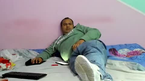 Snapshot of tommy_sex79 chatting on January 19, 2:47 am tommy sex79 online show from January 19, 2:47 am