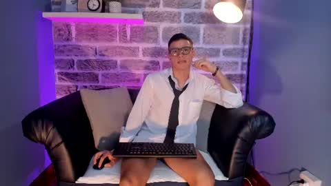TOMMY WILD online show from July 19, 3:23 am