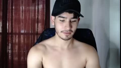 tommycutee21 online show from July 21, 9:39 pm