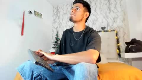 tomwagner_ online show from January 7, 2:16 pm