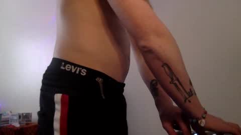 toonhead100 online show from December 23, 8:03 pm