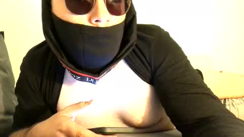 Snapshot of torrero_german chatting on November 2, 1:54 am torrero_german online show from November 2, 1:54 am