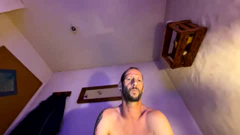 Snapshot of toxic2256191 chatting on October 31, 1:29 am Toxic online show from October 31, 1:29 am