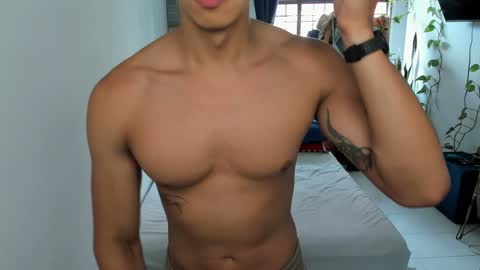 travis bakerr online show from February 1, 8:47 pm