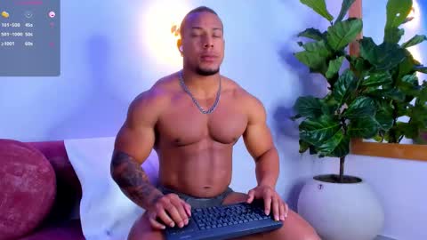 Snapshot of travis_lenox_ chatting on October 20, 1:15 pm Travis online show from October 20, 1:15 pm