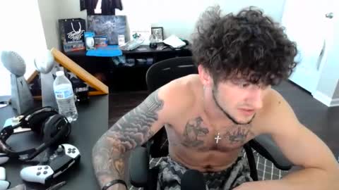 Snapshot of travishupp1 chatting on October 21, 7:17 pm Trav online show from October 21, 7:17 pm