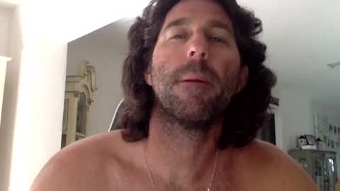 TravisKenn online show from June 7, 2:35 pm