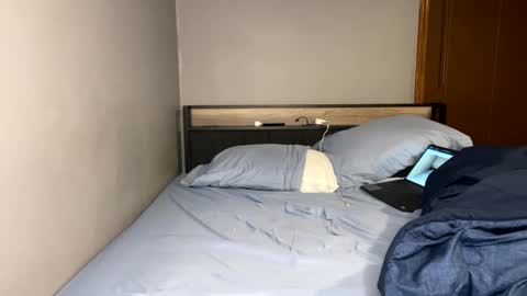 tre2cold online show from March 1, 8:36 am